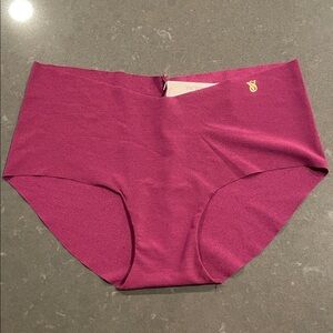 Victoria's Secret Burgundy No Show Hiphugger Panty Underwear NWT Medium